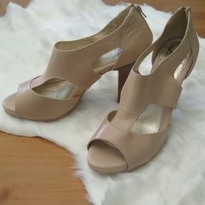 Sofft nude sandal heels - size 10